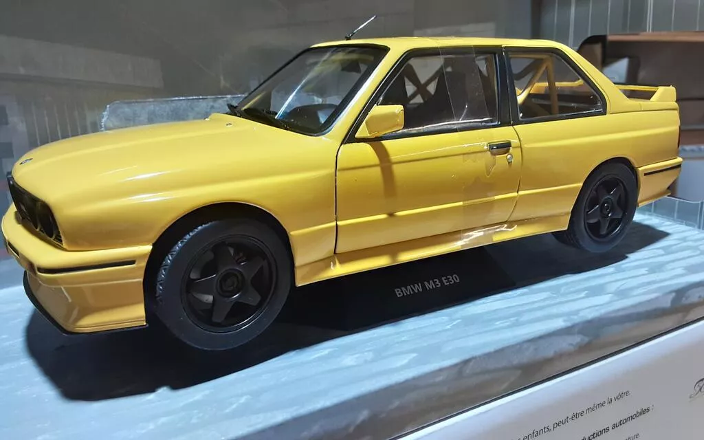 1990 BMW M3 E30 Dakar Yellow Street Fighter 1/18 Diecast Model